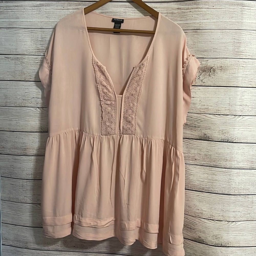 Torrid pink baby doll shirt size 2. EUC